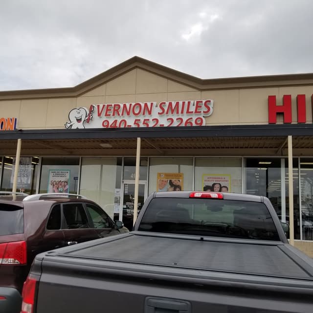 Vernon Smiles photo