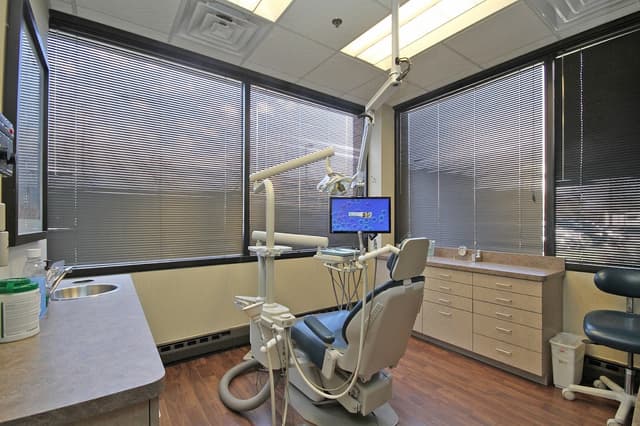Handcrafted Smiles Arlington Heights photo