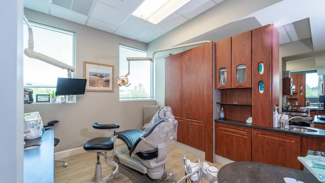 Eastman Periodontics & Implants photo