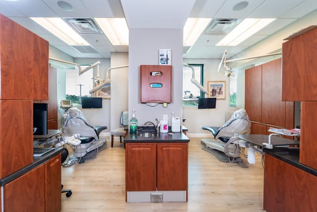Eastman Periodontics & Implants photo