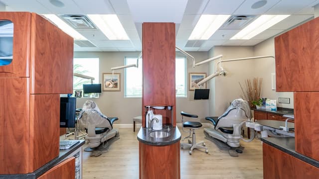 Eastman Periodontics & Implants photo