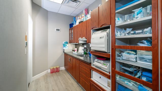 Eastman Periodontics & Implants photo