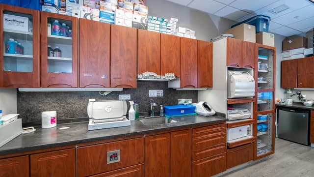 Eastman Periodontics & Implants photo