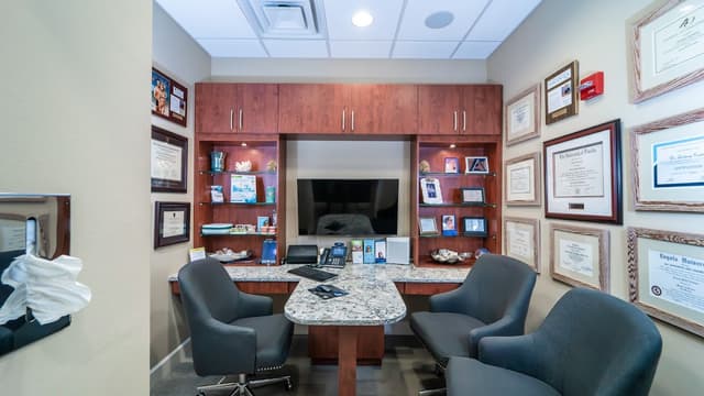 Eastman Periodontics & Implants photo