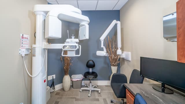 Eastman Periodontics & Implants photo