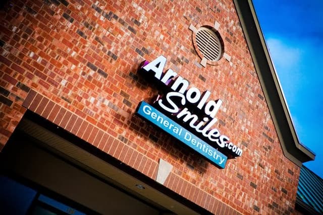 Arnold Smiles photo