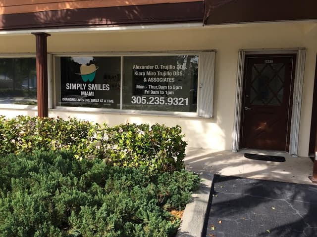 Simply Smiles Miami photo
