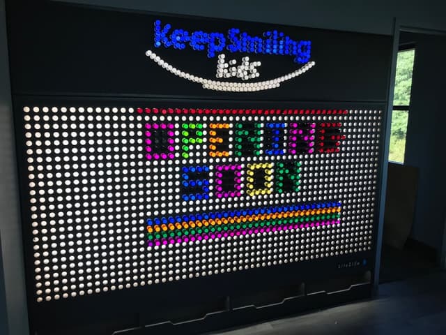Keep Smiling, Kids photo